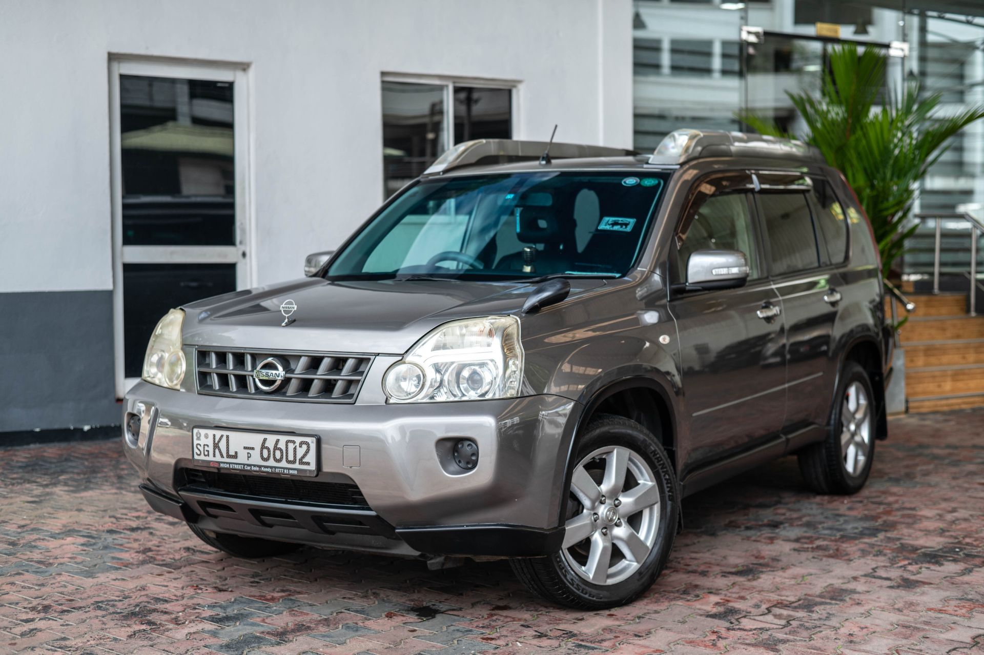 Nissan X-TRAIL